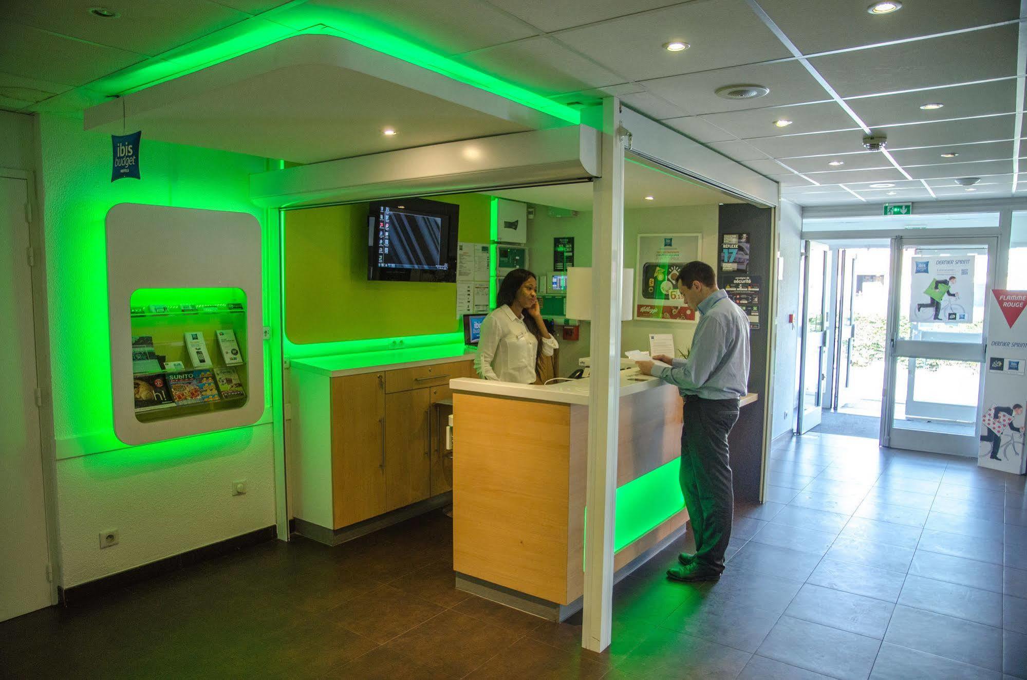 Ibis Budget Aeroport Le Bourget Garonor Le Blanc-Mesnil Exterior photo